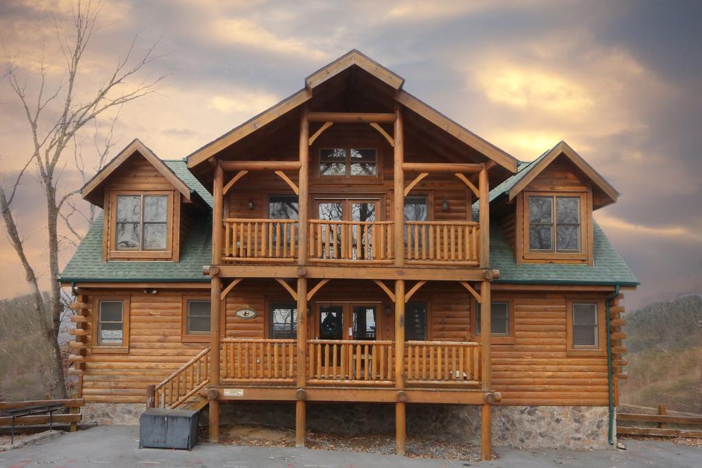 Rising Eagle Lodge - Eight Bedroom 비둘기 포지 외부 사진